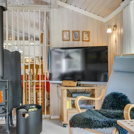 Feriehus Hrefna - 350m From The Sea By Interhome